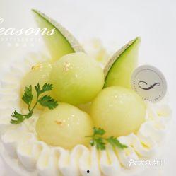 蜜瓜吃甜品视频,甜蜜滋味，轻松享受