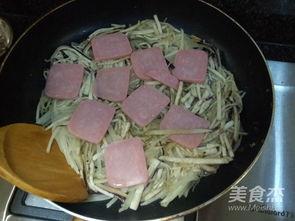 小孩吃茄瓜视频,趣味横生美食瞬间