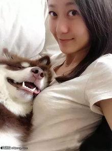 女生和闺蜜吃瓜搞笑视频,女生搞笑视频集锦