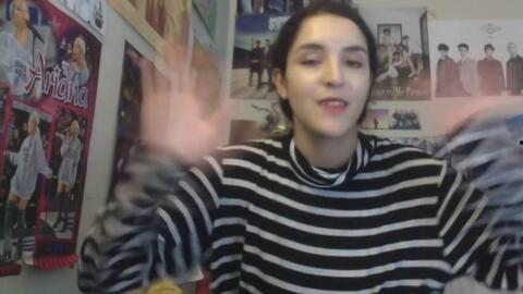 三个吃瓜小姐姐视频,揭秘三位吃瓜小姐姐的精彩视频瞬间”