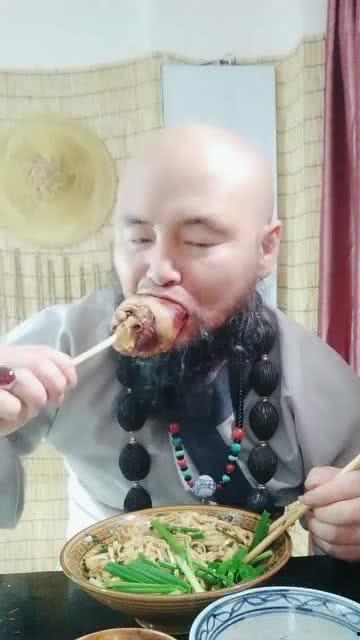 碎嘴吃瓜大师在线观看视频,在线观看视频，带你领略网络红人的魅力