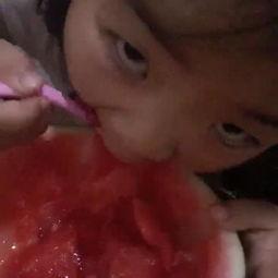 吃瓜宝宝生病视频,网友纷纷点赞传递温暖