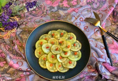 烧烤小瓜怎么做菜吃视频,夏日清新美食，简单做法轻松享